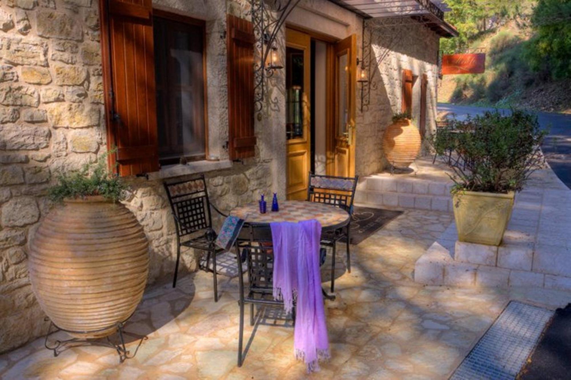 Methexis Boutique Hotel Dimitsana Bagian luar foto