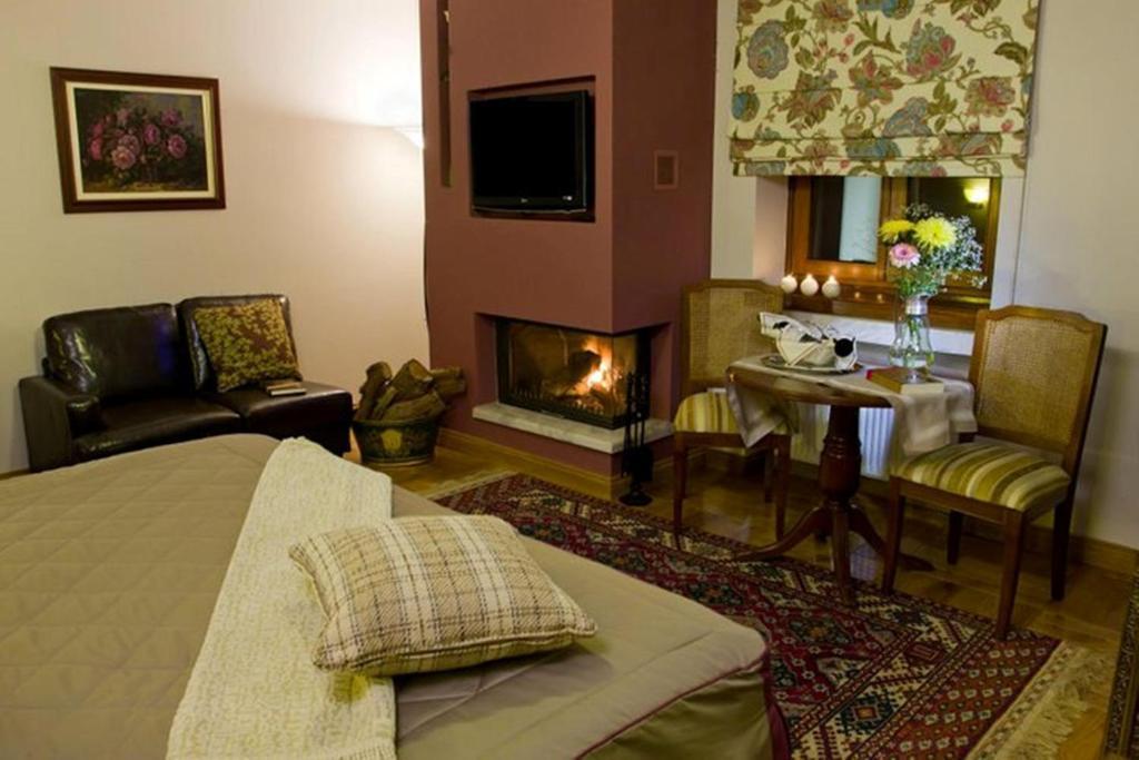 Methexis Boutique Hotel Dimitsana Bagian luar foto